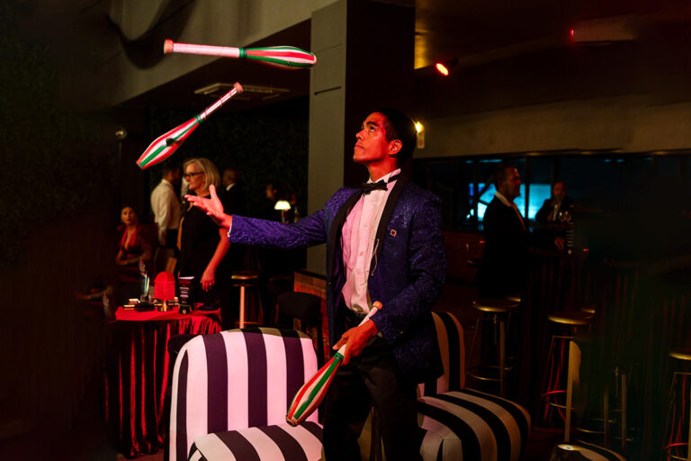 Juggling Walkabout